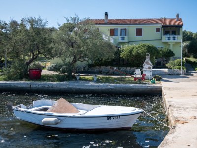 Apartment Two bedroom apartment near beach Veli Rat, Dugi otok A-438-d - Outdoor photo 8
