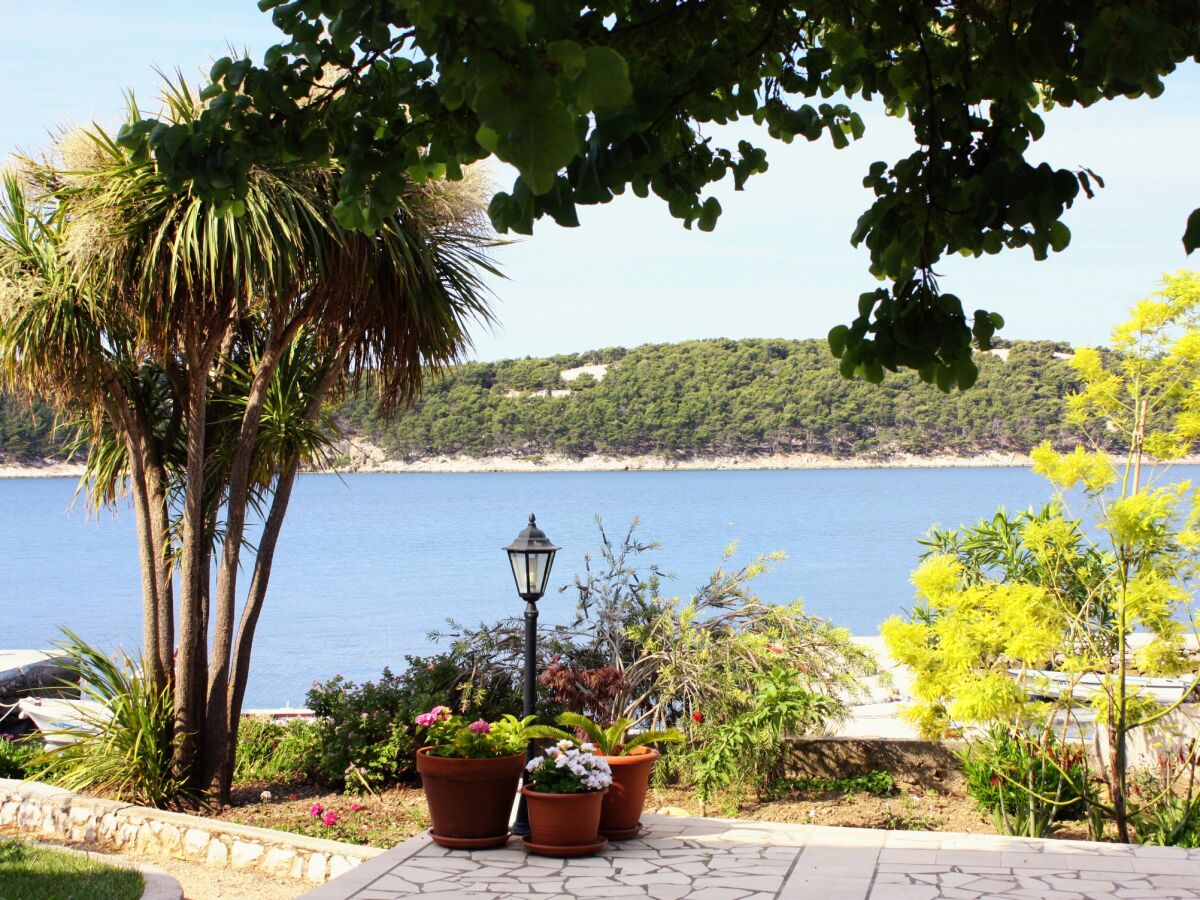 Apartment Three bedroom apartment near beach Barbat, Rab A-4973-a