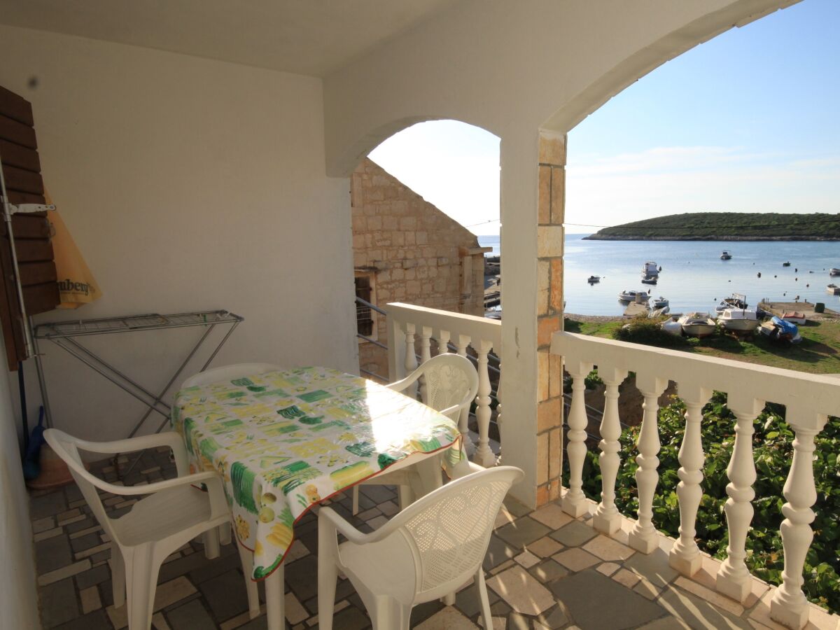 Apartment Two bedroom apartment near beach Rukavac, Vis A-1154-c
