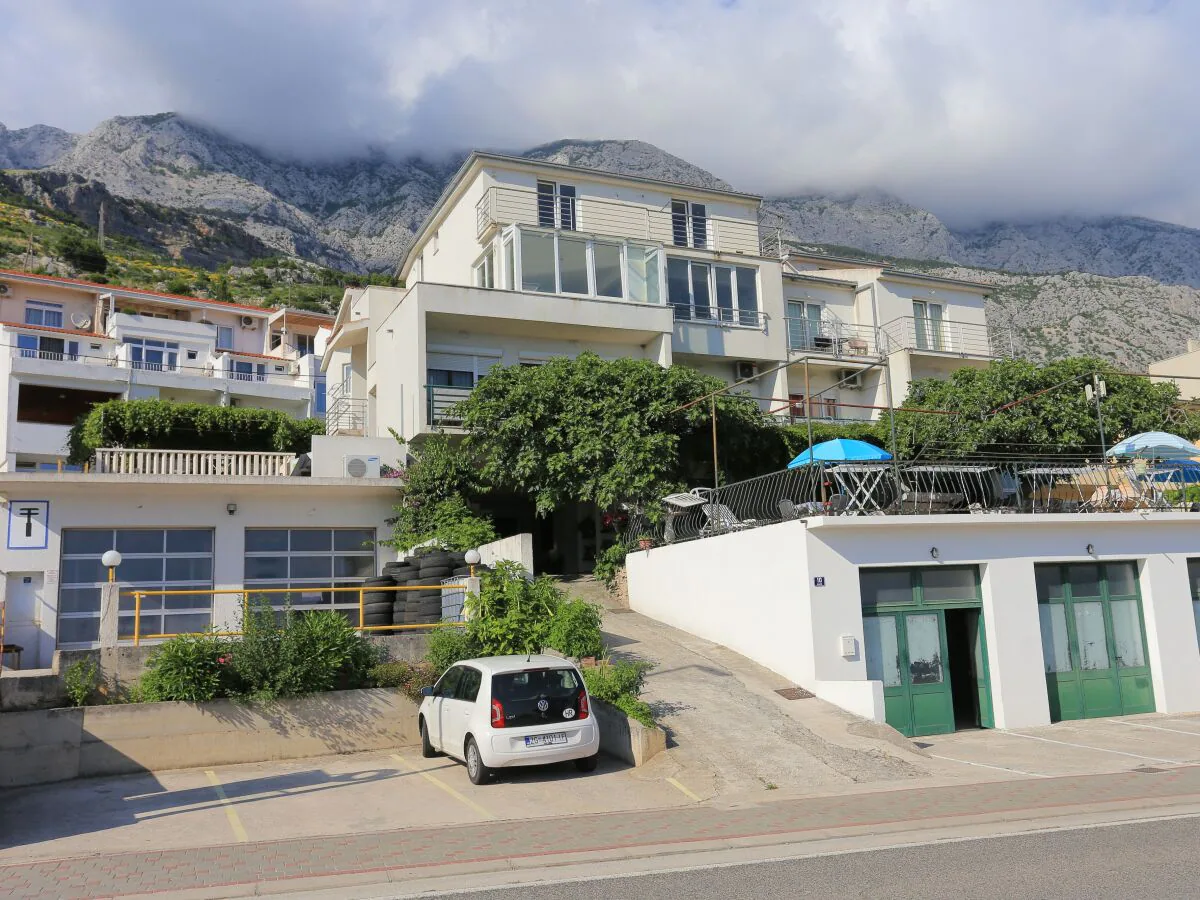 Holiday room Apartments and rooms with parking space Tučepi, Makarska - 5263 - Apartments and rooms with parking space Tučepi, Makarska - 5263
