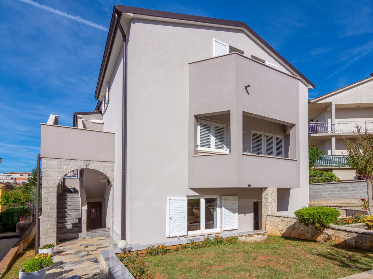 Apartment Two bedroom apartment with balcony and sea view Medulin A-2274-b - Outdoor photo 3