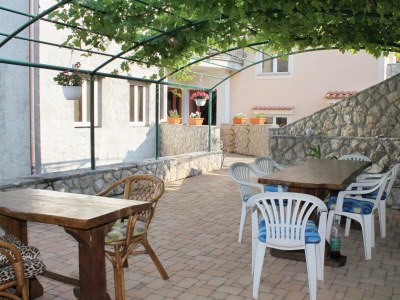 Apartment One bedroom apartment with terrace Njivice, Krk A-5458-d - Outdoor photo 9