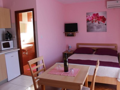Apartment Studio flat with balcony and sea view Bibinje, Zadar AS-5786-b in Bibinje - Apartment