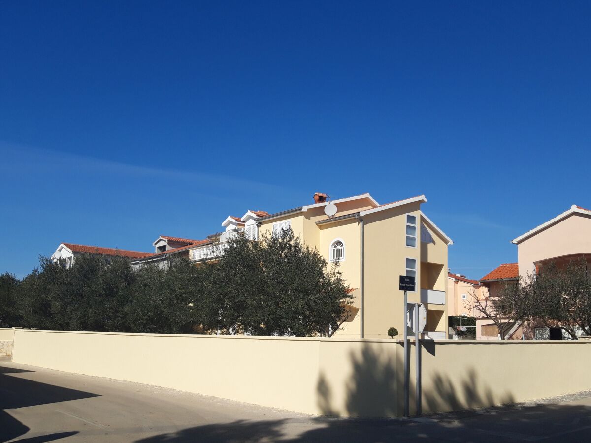 Apartment Two bedroom apartment with terrace and sea view Vrsi - Mulo, Zadar A-5796-a - Outdoor photo 3
