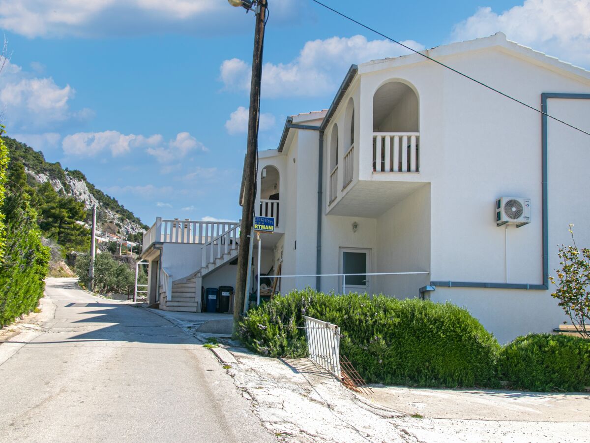 Apartment Two bedroom apartment with terrace and sea view Pisak, Omiš A-5975-f - Outdoor photo 3