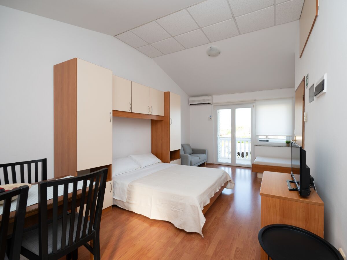 Apartment Studio flat with balcony and sea view Sukošan, Zadar AS-6131-c