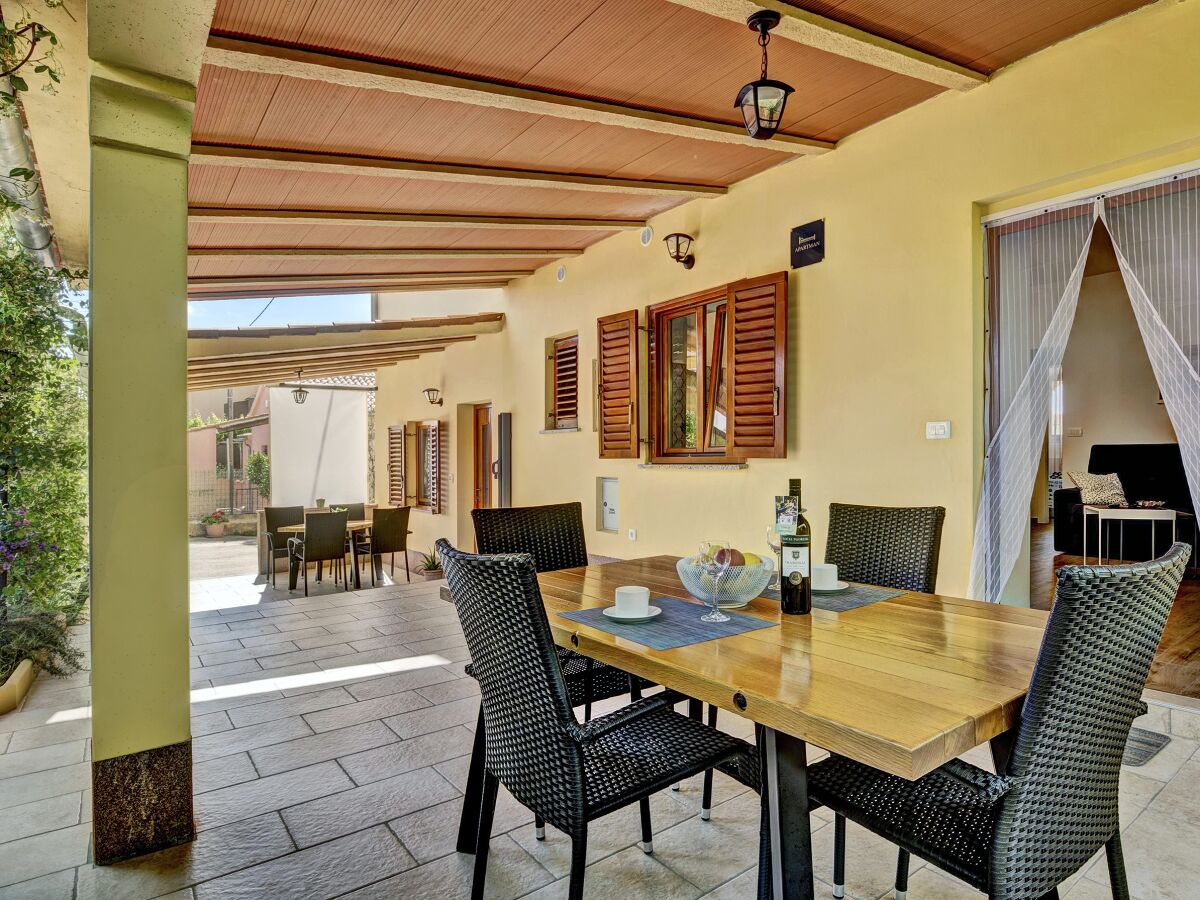Apartment Two bedroom apartment with terrace Fažana A-7207-a