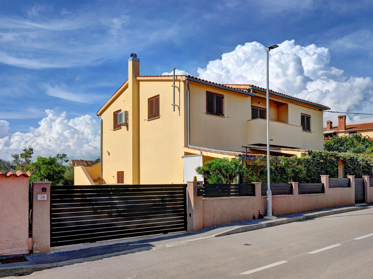 Apartment One bedroom apartment with terrace Fažana A-7207-b - Outdoor photo 2