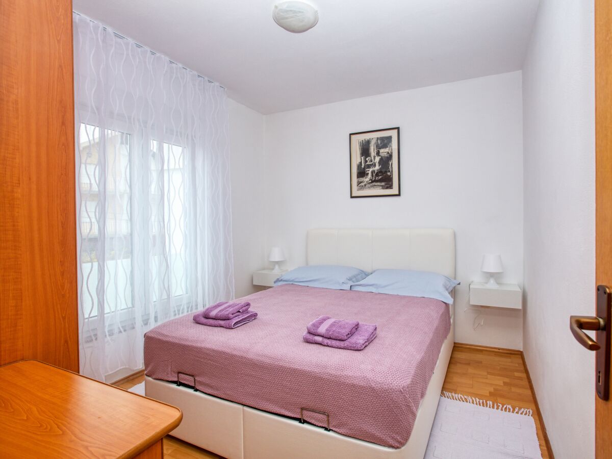 Apartment One bedroom apartment with terrace Pirovac, Šibenik A-15320-c