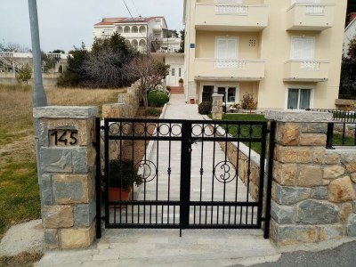Apartment Comfortable and spacious apartment with terrace Rab A-12383-a - Outdoor photo 4