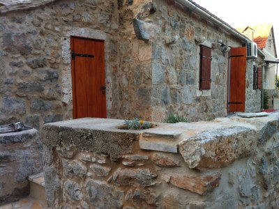 Holiday house with a swimming pool Vrbanj, Hvar - 11040 - Outdoor photo 2