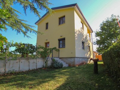 Holiday house Two bedroom house with terrace Dajla, Novigrad K-11612 in Novigrad - Holiday house
