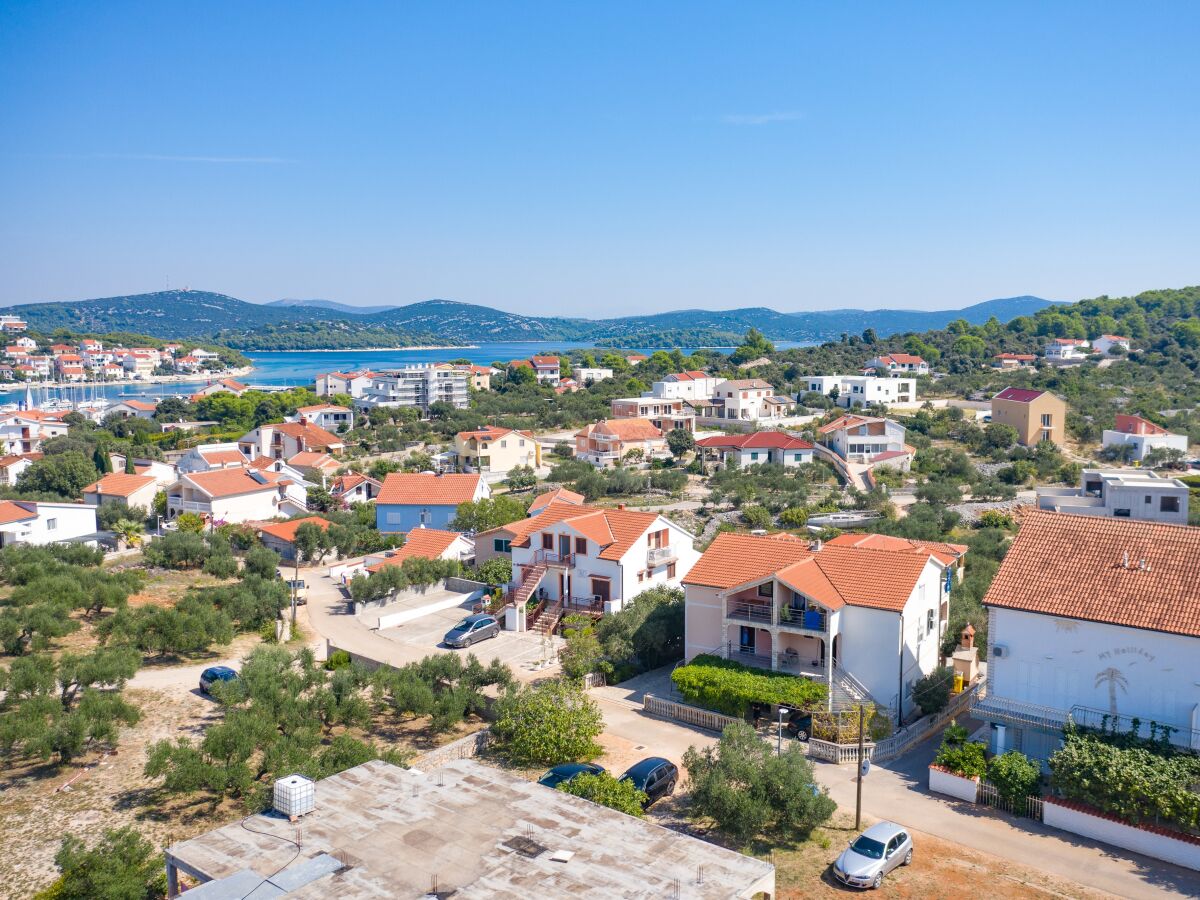 Apartment Two bedroom apartment with terrace Jezera, Murter A-5133-a - Outdoor photo 3