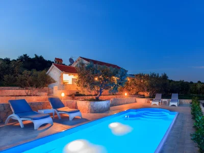 Villa Four-bedroom house near beach Cove Široka, Čiovo K-11749 in Okrug Gornji - Villa