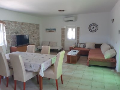 Apartment Two bedroom apartment with terrace Lukoran, Ugljan A-11203-a - Outdoor photo 15
