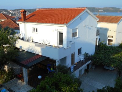 Apartment Three bedroom apartment with terrace Trogir A-11316-a in Trogir - Apartment