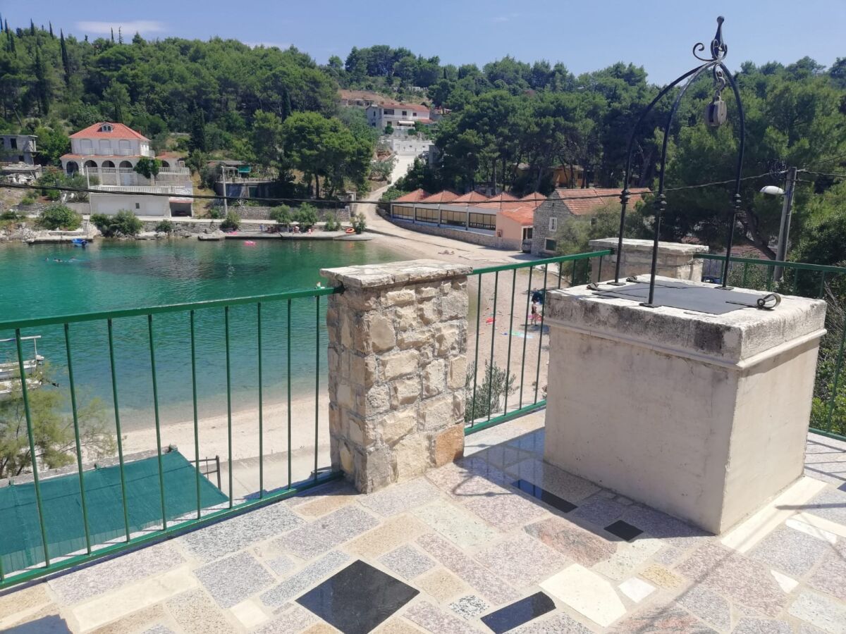 Apartment Two bedroom apartment near beach Rogač, Šolta A-5166-b - Outdoor photo 4