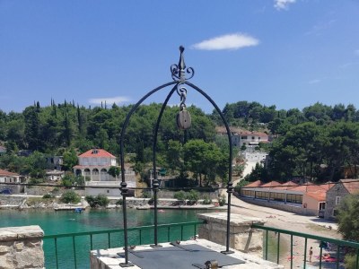 Apartment Two bedroom apartment near beach Rogač, Šolta A-5166-b - Outdoor photo 7
