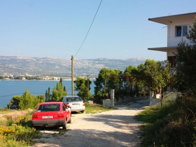 Apartment Three bedroom apartment with terrace and sea view Arbanija, Čiovo A-5228-f - Outdoor photo 11