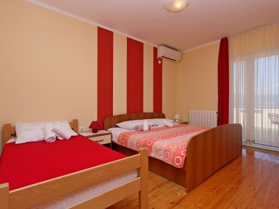 Holiday room with terrace and sea view Vrbnik, Krk S-5299-a - Outdoor photo 11