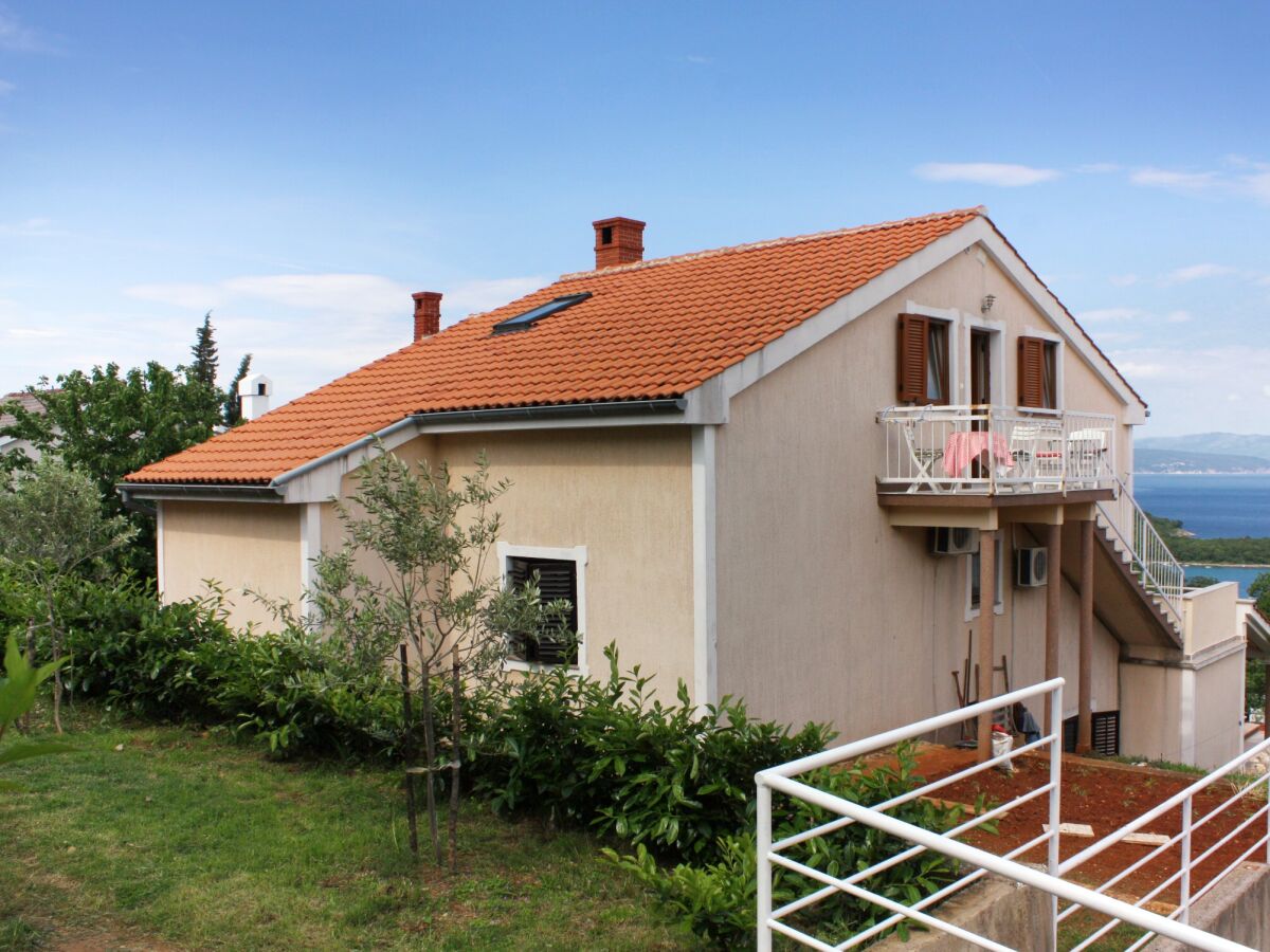 Holiday room with air-conditioning Njivice, Krk S-5362-a