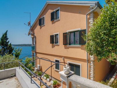 Apartment One bedroom apartment near beach Mali Lošinj, Lošinj A-5391-b - Outdoor photo 8