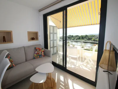 Apartment Modern Apartment with River Views - Features photo 14