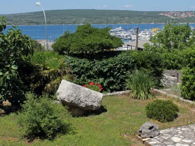 Apartment Two bedroom apartment with balcony and sea view Punat, Krk A-5428-a - Outdoor photo 5