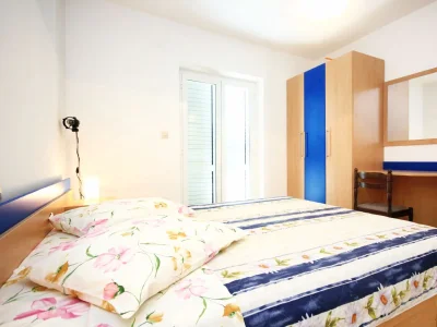 Apartment Two bedroom apartment near beach Lumbarda, Korčula A-4440-c in Lumbarda - Apartment