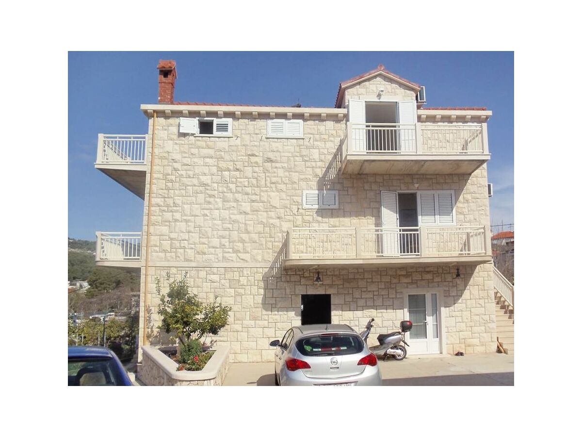 Apartment Two bedroom apartment with balcony and sea view Sumartin, Brač A-5620-d - Outdoor photo 4