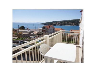 Apartment Studio flat with balcony and sea view Sumartin, Brač AS-5620-c in Sumartin - Apartment