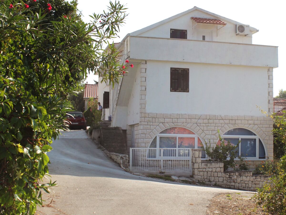 Apartment One bedroom apartment with balcony and sea view Sutivan, Brač A-5629-b - Outdoor photo 2