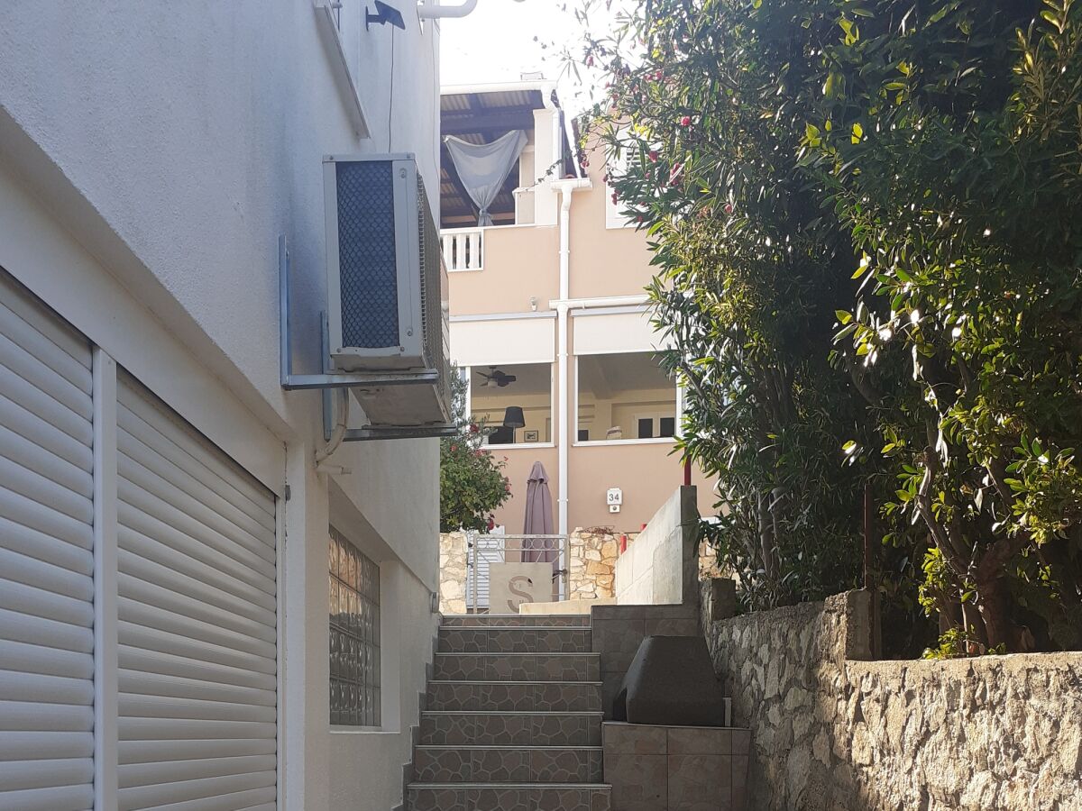 Apartment One bedroom apartment with balcony and sea view Sutivan, Brač A-5629-b - Outdoor photo 5