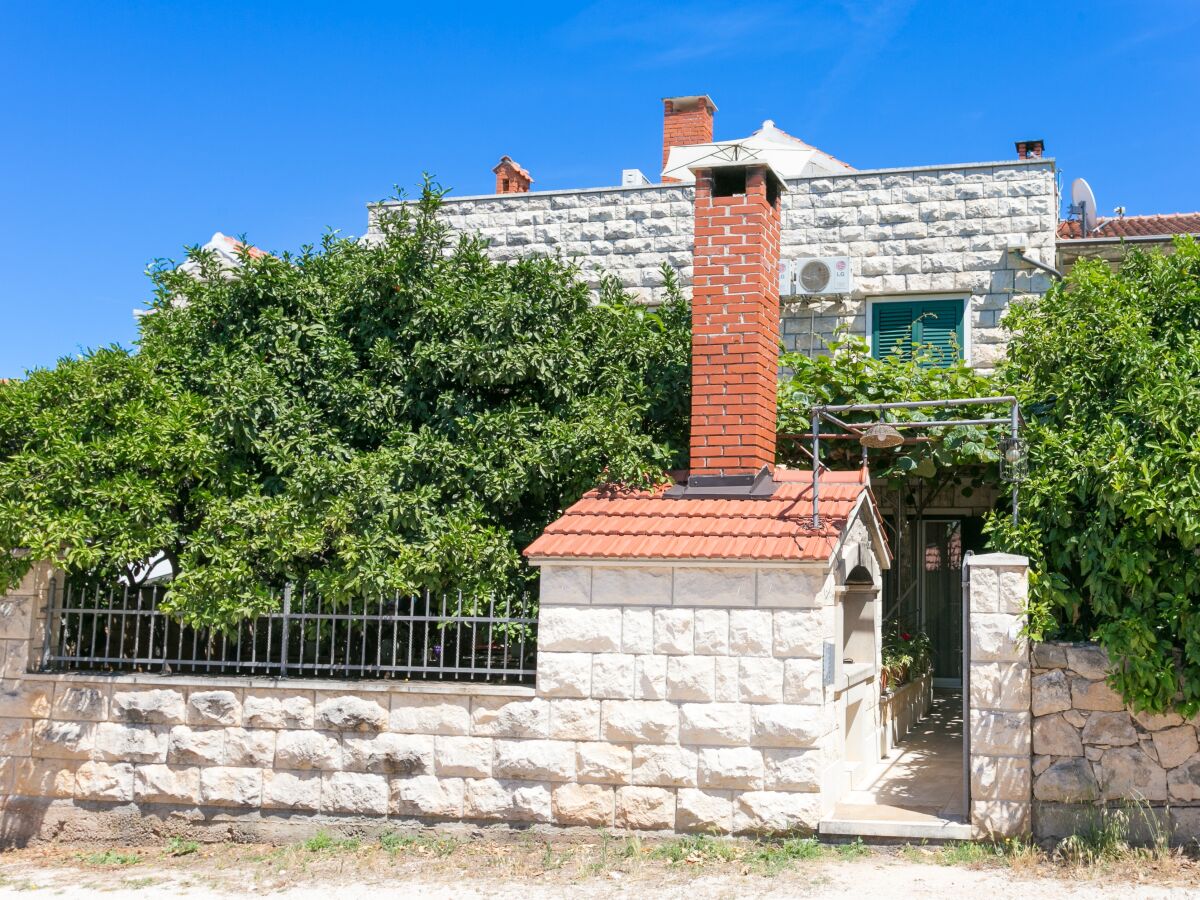 Holiday room with balcony and sea view Supetar, Brač S-5658-d - Outdoor photo 5