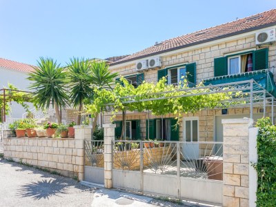 Holiday room with balcony and sea view Supetar, Brač S-5658-d - Outdoor photo 6