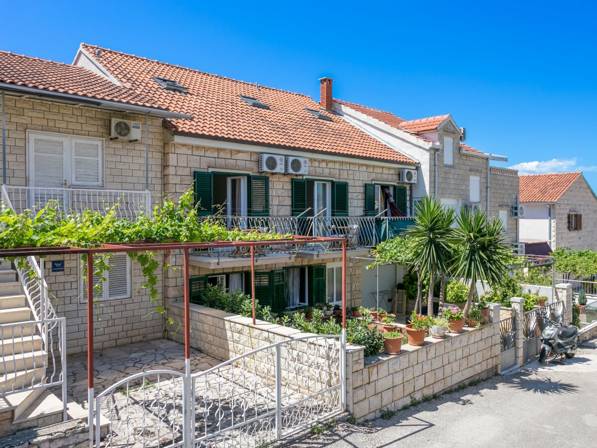 Holiday room with balcony Supetar, Brač S-5658-a - Outdoor photo 2