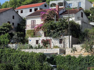 Apartment One bedroom apartment with terrace Postira, Brač A-5659-b - Outdoor photo 4