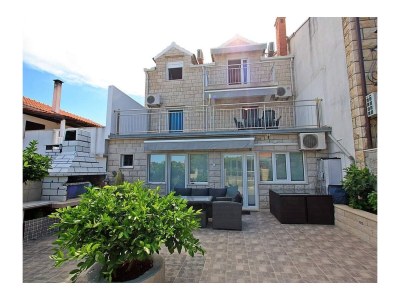 Apartment Three bedroom apartment with terrace and sea view Supetar, Brač A-5665-a in Supetar - Apartment