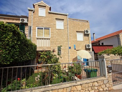Apartment Three bedroom apartment with terrace and sea view Supetar, Brač A-5665-a - Outdoor photo 3