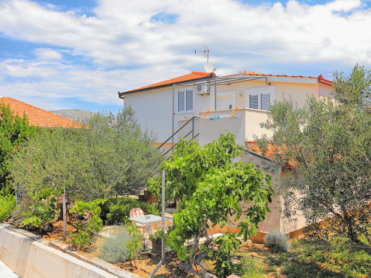 Holiday room with terrace and sea view Trogir S-4814-a - Outdoor photo 3