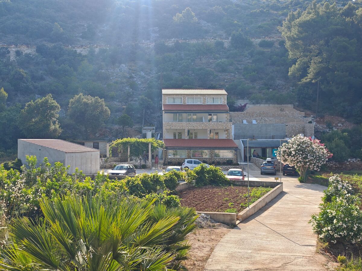 Apartment Two bedroom apartment near beach Cove Prapratna - Prapatna, Hvar A-5704-c - Outdoor photo 4