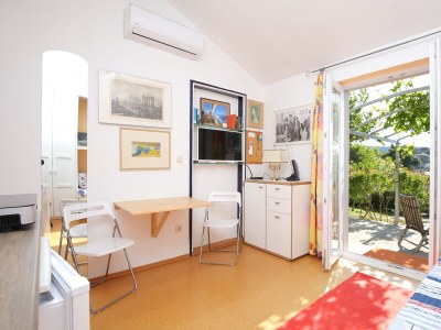 Apartment Studio flat with terrace Splitska, Brač AS-17023-a - Outdoor photo 16