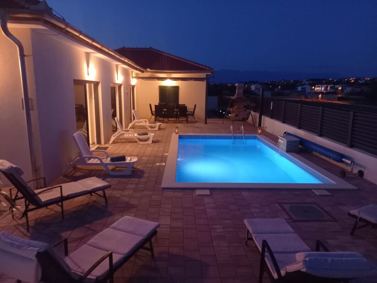 Villa Four-bedroom house with terrace Vrsi - Mulo, Zadar K-19093 - Outdoor photo 4