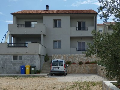 Apartment Two bedroom apartment with terrace and sea view Tkon, Pašman A-19127-a in Tkon - Apartment