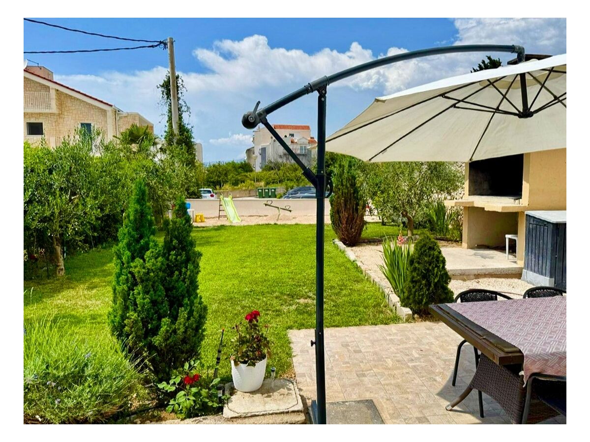 Apartment Three bedroom apartment with air-conditioning Podstrana, Split A-16793-a