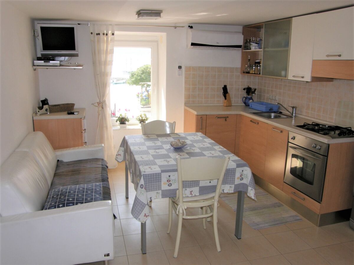 Apartment One bedroom apartment with terrace and sea view Baška, Krk A-19190-a - Outdoor photo 4