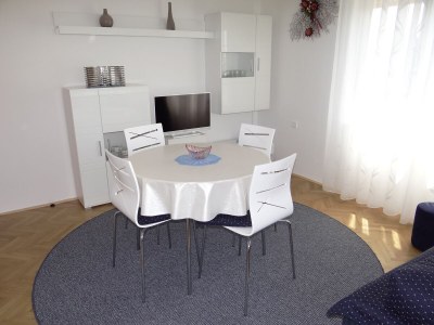 Apartment One bedroom apartment with balcony and sea view Malinska, Krk A-19270-a - Outdoor photo 8