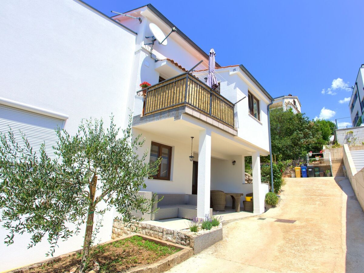 Apartment Two bedroom apartment with terrace and sea view Njivice, Krk A-20898-a