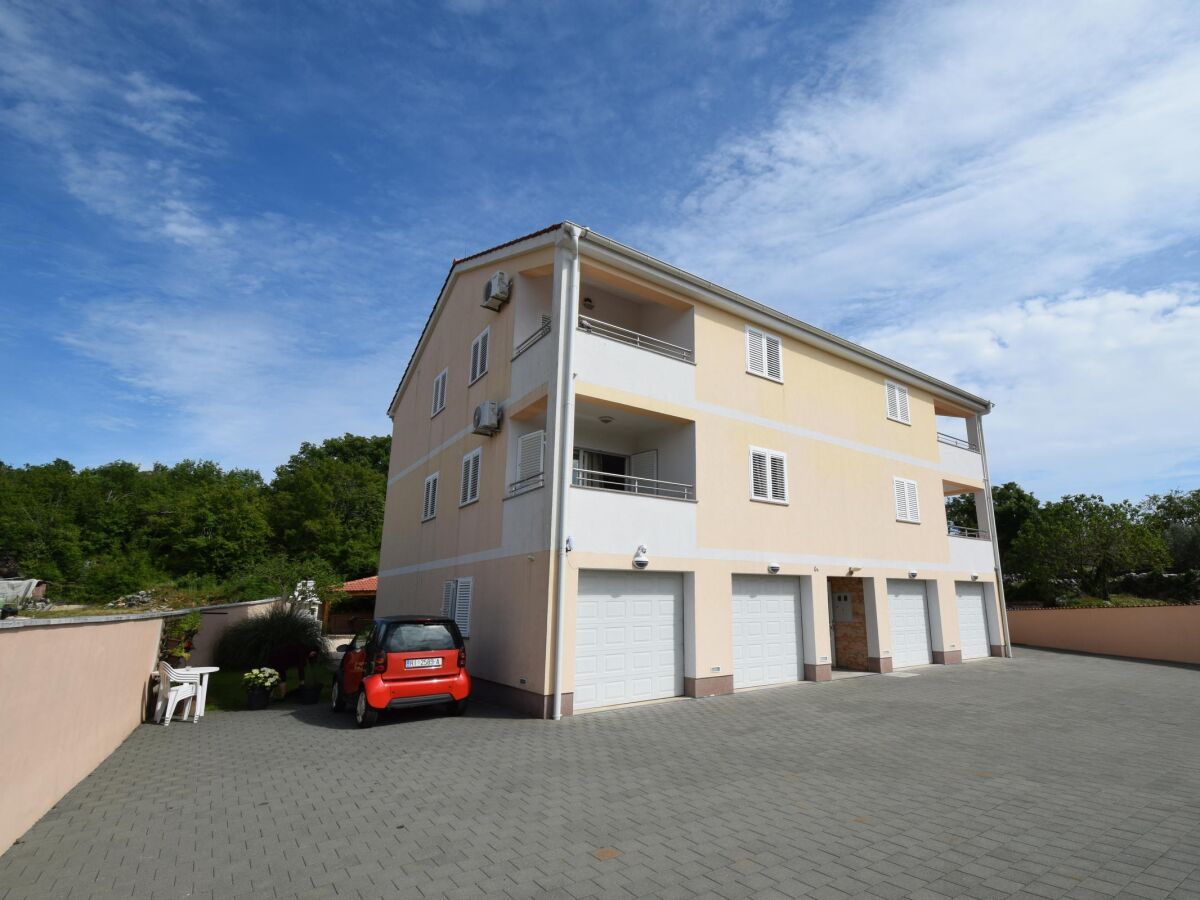 Apartment Two bedroom apartment with terrace Barušići, Krk A-19369-a