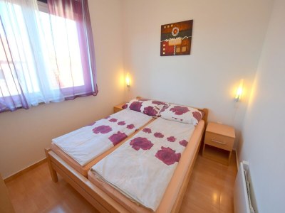 Apartment One bedroom apartment with balcony and sea view Malinska, Krk A-19370-a - Outdoor photo 7